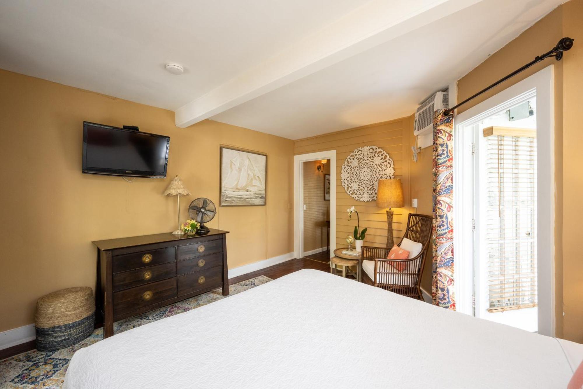 Old Town Manor Bed and breakfast 3*